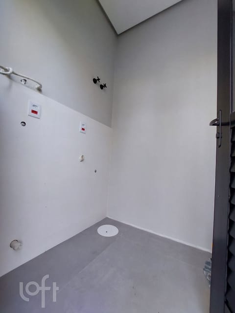 Image 35 - 256853